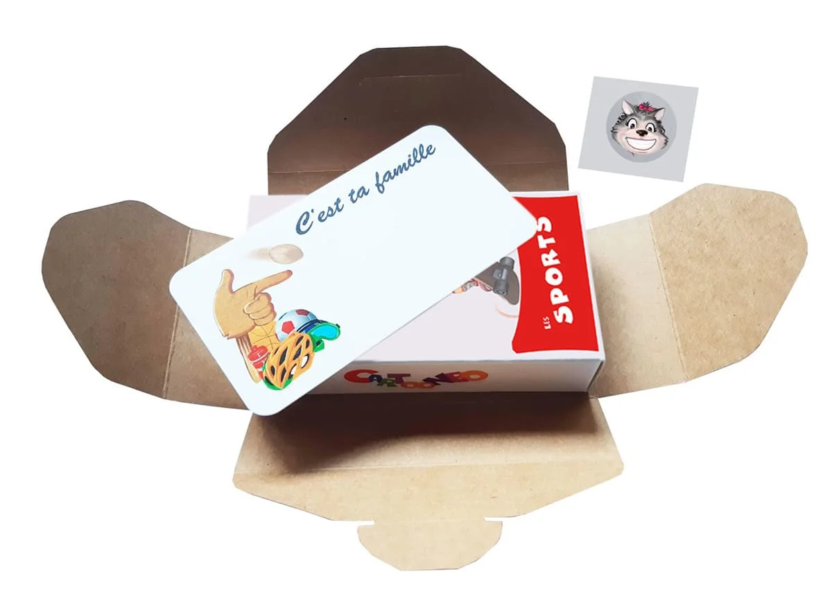 Jeu 7 familles Sports dans sa pochette cadeau